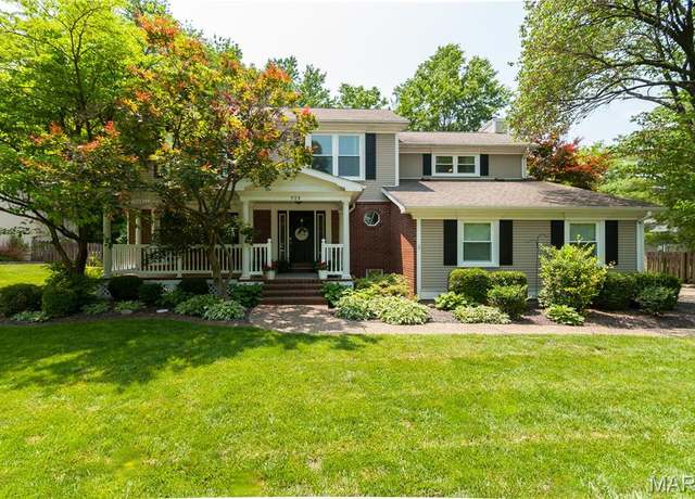 Property at 924 University Drive Dr, Edwardsville, IL 62025, 4 beds, 3.5 baths