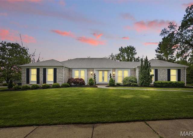 Property at 14474 Eddington Dr, Chesterfield, MO 63017, 5 beds, 4 baths