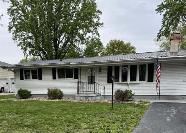 Property at 206 Andrews St, Macon, IL 62544, 2 beds, 1.5 baths