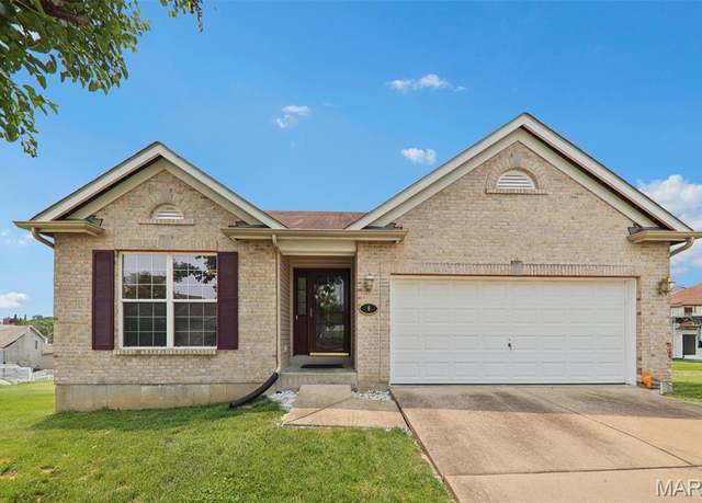 Property at 6 Glen Allen Ct, Florissant, MO 63034, 3 beds, 2.5 baths