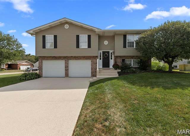 Property at 448 Glennoll Dr, Wentzville, MO 63385, 3 beds, 2.5 baths