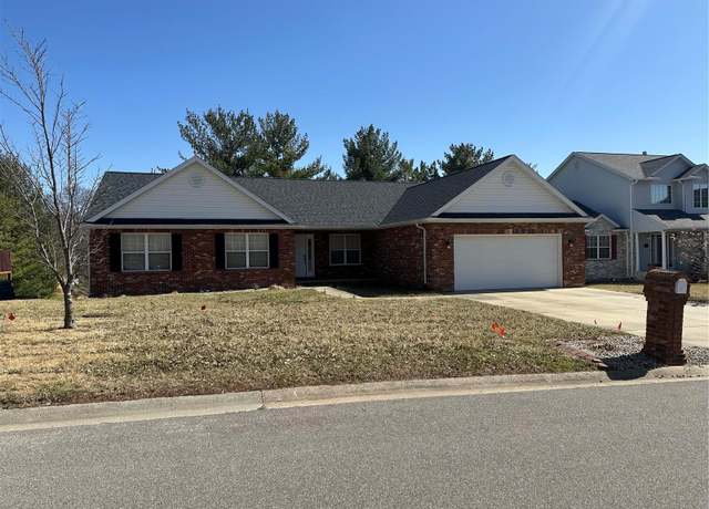 Property at 949 Stone Creek Ln, Belleville, IL 62223, 3 beds, 2 baths