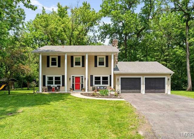 Property at 24 Forest Gate Dr, Belleville, IL 62220, 4 beds, 3 baths