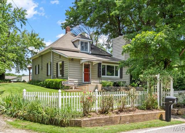 Property at 18123 Melrose Rd, Wildwood, MO 63038, 3 beds, 2.5 baths