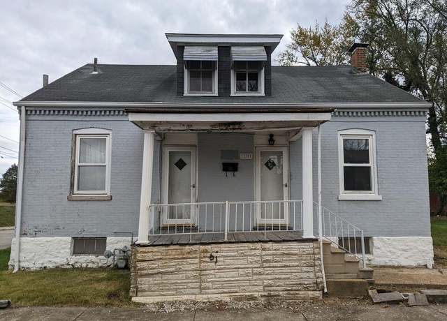 Property at 228 N 12th St, Belleville, IL 62220, 3 beds, 1.5 baths