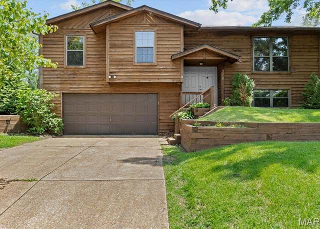 Property at 514 Wallach Dr, Eureka, MO 63025, 4 beds, 2.5 baths