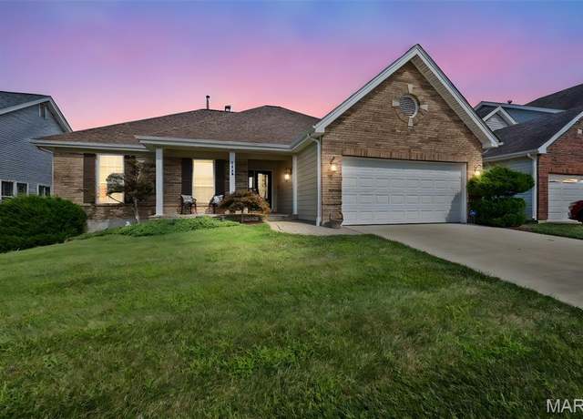 Property at 1112 Oak Borough Dr, Ballwin, MO 63021, 4 beds, 3 baths