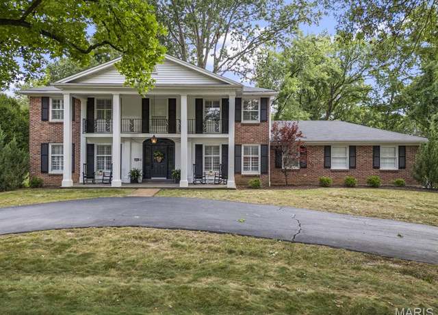 Property at 12356 Creekhaven Dr, Des Peres, MO 63131, 4 beds, 2.5 baths
