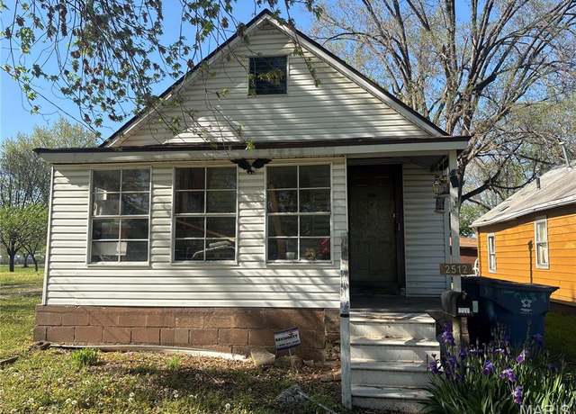 Property at 2512 W 24th St, Granite City, IL 62040, 1 bed, 1 bath