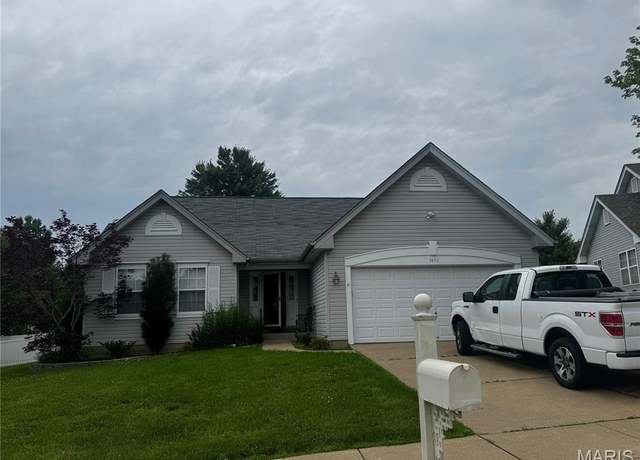 Property at 3850 Park Place Estates Dr, Bridgeton, MO 63044, 3 beds, 2 baths