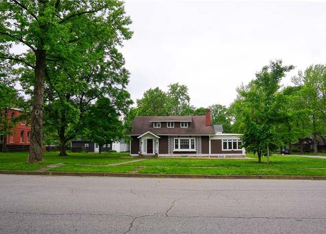 Property at 301 S Meramec St, St James, MO 65559, 4 beds, 2 baths