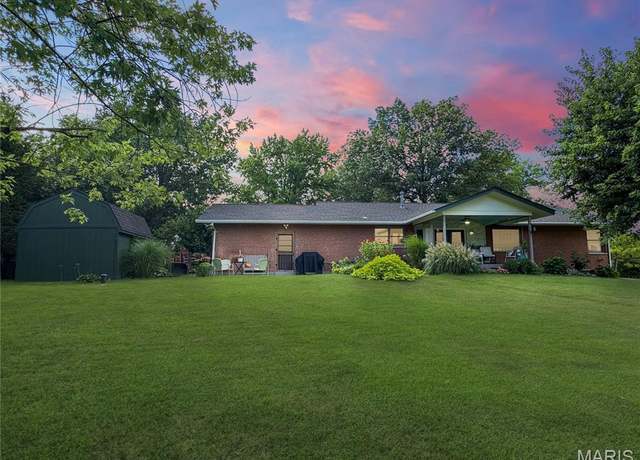 Property at 4406 Highway C, Gerald, MO 63037, 2 beds, 2.5 baths