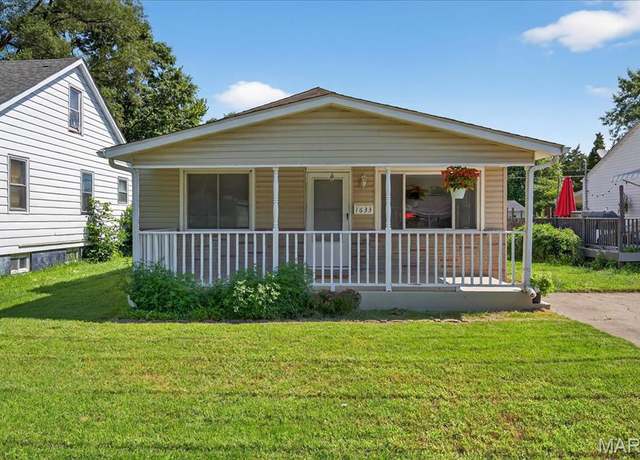 Property at 1633 Sycamore St, Granite City, IL 62040, 3 beds, 1 bath