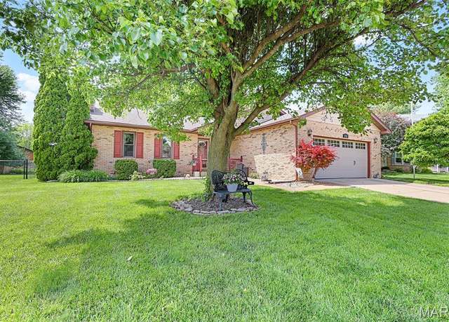Property at 1722 Meadow Ln, Edwardsville, IL 62025, 3 beds, 3 baths