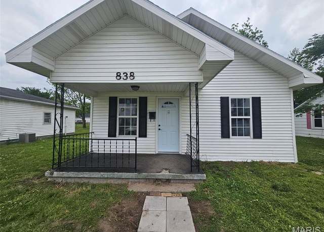Property at 838 E Gladys St, Sikeston, MO 63801, 2 beds, 1 bath