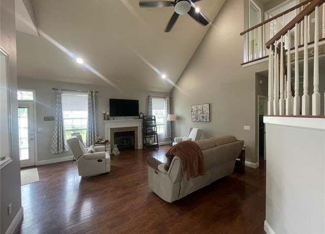 Property at 835 Bay Hill Blvd, Union, MO 63084, 4 beds, 3 baths