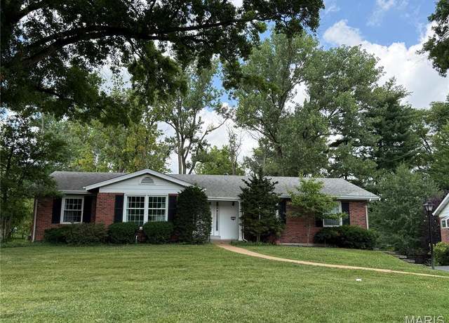 Property at 177 Wildwood Pkwy, Ballwin, MO 63011, 4 beds, 3 baths