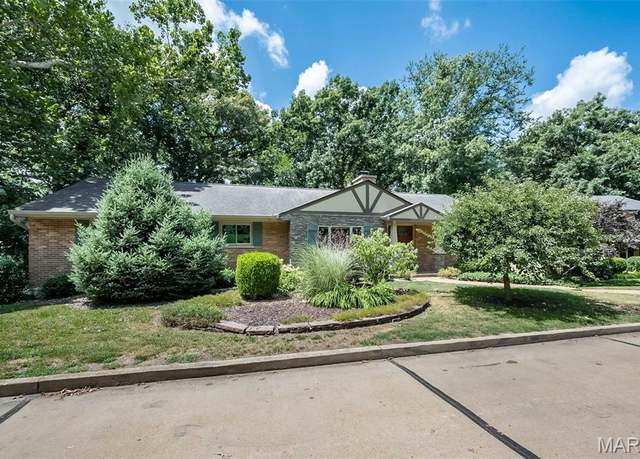 Property at 57 Wildwood Ln, Kirkwood, MO 63122, 3 beds, 2.5 baths
