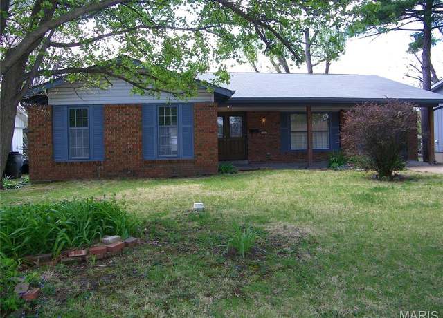 Property at 574 Coach Light Ln, Hazelwood, MO 63042, 4 beds, 2.5 baths