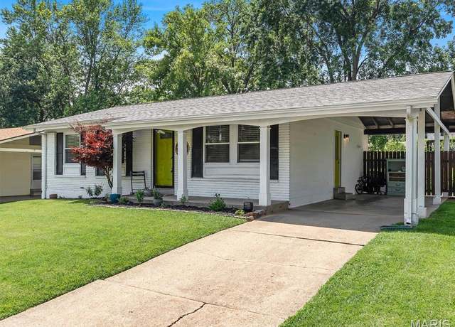 Property at 2335 Wescreek Dr, Maryland Heights, MO 63043, 3 beds, 2 baths