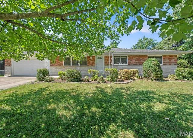 Property at 6 Ashgate Ct, Fenton, MO 63026, 3 beds, 2 baths