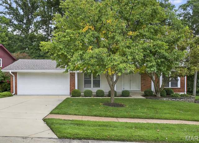 Property at 1266 Beaver Creek Rd, Chesterfield, MO 63017, 4 beds, 2.5 baths