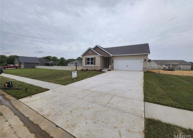Property at 409 Acorn Way, Lebanon, IL 62254, 3 beds, 2 baths
