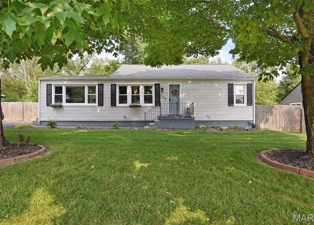 Property at 132 Edgeworth Ave, Maryland Heights, MO 63043, 3 beds, 1 bath