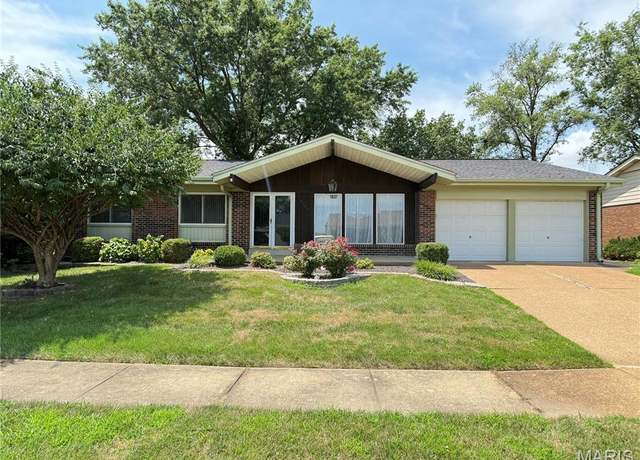 Property at 5143 Oakfire Dr, Unincorporated, MO 63129, 3 beds, 2.5 baths