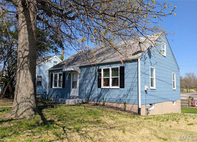 Property at 330 N Floridale Ave, St Louis, MO 63135, 4 beds, 1 bath
