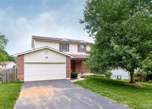 Property at 605 Wallach Dr, Eureka, MO 63025, 3 beds, 2.5 baths