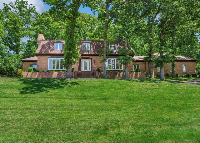 Property at 9216 Matthews Ln, MO 63127, 5 beds, 3.5 baths
