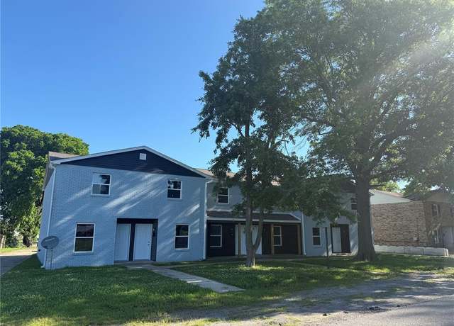 Property at 816 Tanner St, Sikeston, MO 63801, 2 beds, 1.5 baths