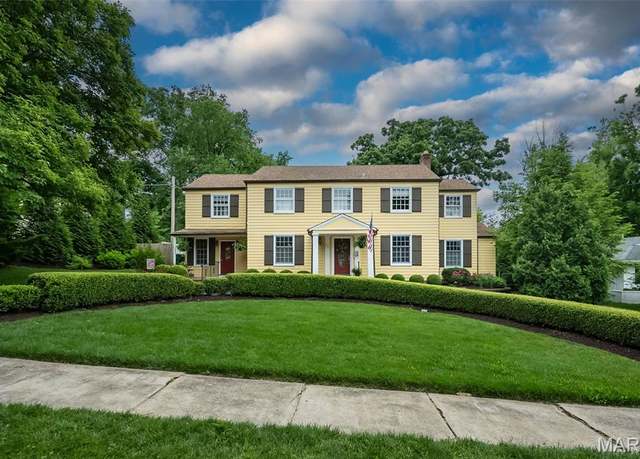 Property at 468 Algonquin Pl, Webster Groves, MO 63119, 5 beds, 3.5 baths