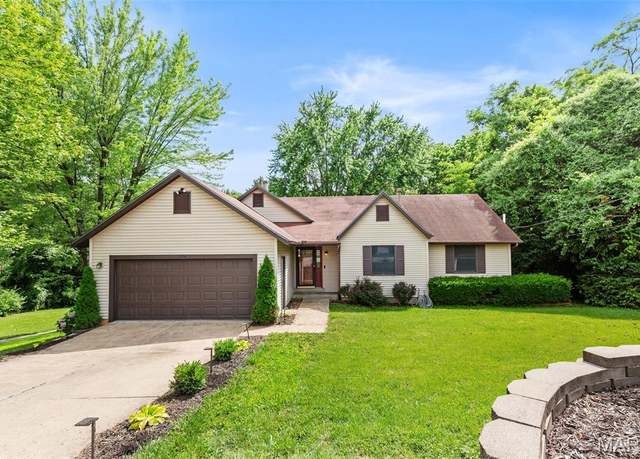 Property at 1098 Utz Ln, Hazelwood, MO 63042, 4 beds, 3 baths