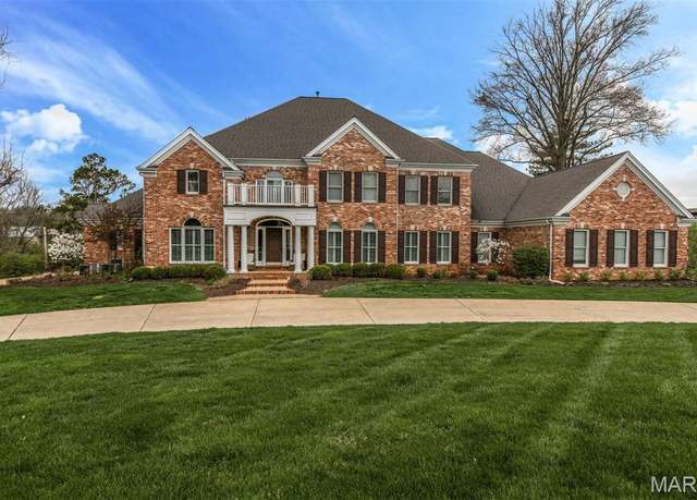 Property at 11 Roclare Ln, Saint Louis, MO 63131, 7 beds, 7.5 baths