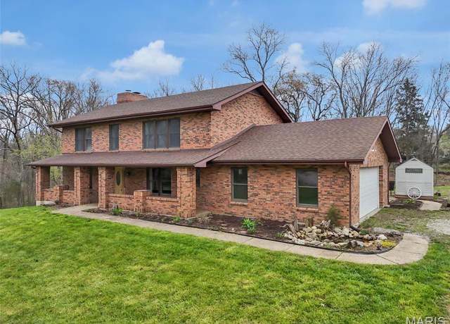 Property at 824 Riske Ln, Wentzville, MO 63385, 4 beds, 3.5 baths