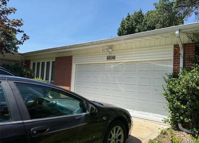 Property at 1805 Aqueduct Dr, Florissant, MO 63033, 3 beds, 2.5 baths