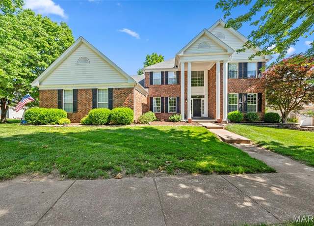 Property at 17115 Hillcrest Field Ct, Chesterfield, MO 63005, 4 beds, 3.5 baths