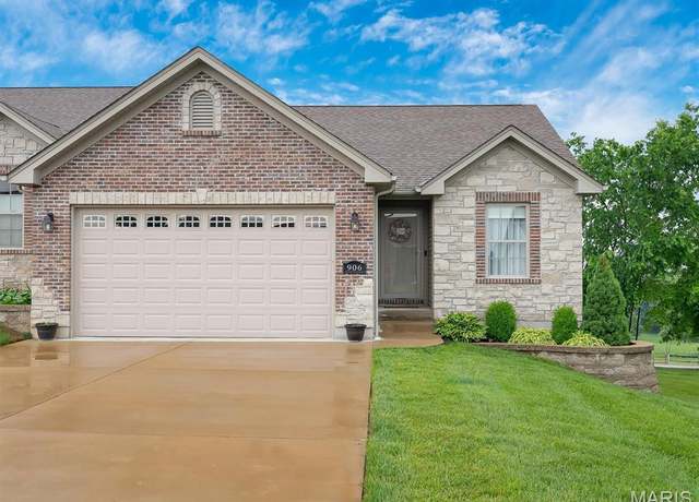 Property at 906 Q Ave, St Clair, MO 63077, 3 beds, 3 baths