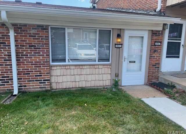 Property at 10671 Carroll Wood Way, St Louis, MO 63128, 1 bed, 1 bath