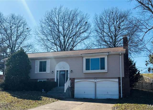 Property at 1261 Mautenne Dr, Manchester, MO 63021, 4 beds, 2.5 baths
