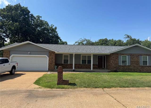 Property at 1933 Forest Haven Dr, Imperial, MO 63052, 3 beds, 2.5 baths