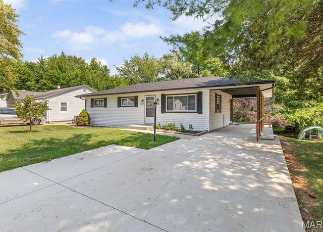 Property at 305 Roselawn Ave, Fairview Heights, IL 62208, 3 beds, 2 baths
