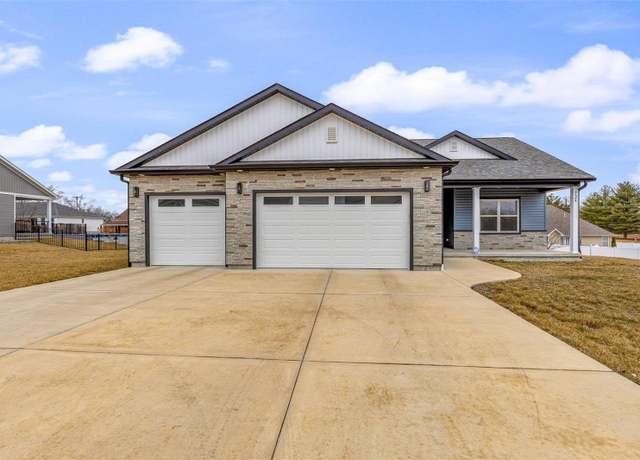 Property at 725 Deerfield Ln, Farmington, MO 63640, 3 beds, 2 baths