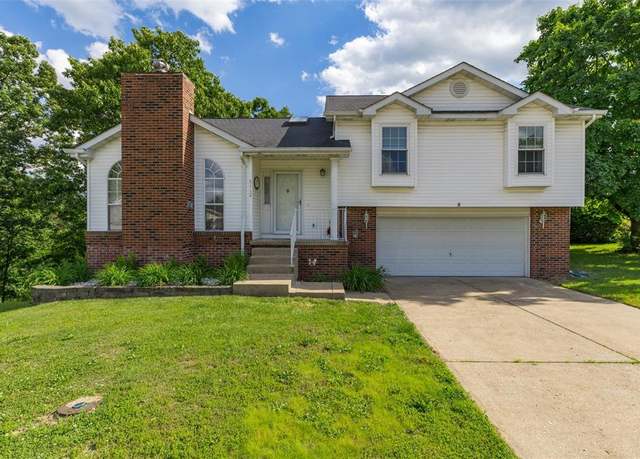 Property at 5112 Autumn Ridge Dr, Imperial, MO 63052, 3 beds, 2.5 baths