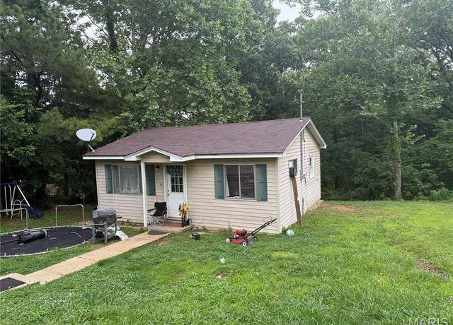 Property at 706 High St, Marble Hill, MO 63764, 2 beds, 1 bath
