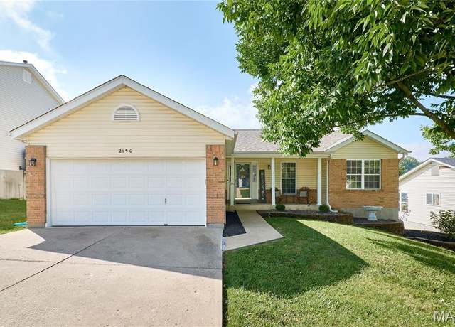 Property at 2150 San Simeon Dr, Arnold, MO 63010, 3 beds, 2 baths