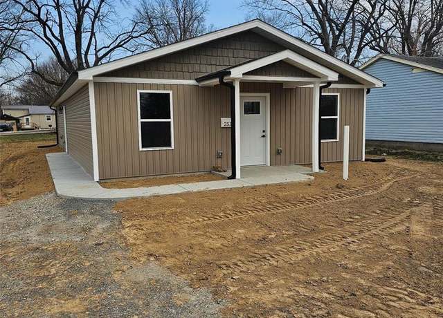 Property at 2514 James St, Scott City, MO 63780, 3 beds, 2 baths