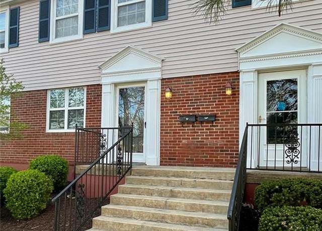 Property at 1504 Swallow Dr, St Louis, MO 63144, 2 beds, 1 bath
